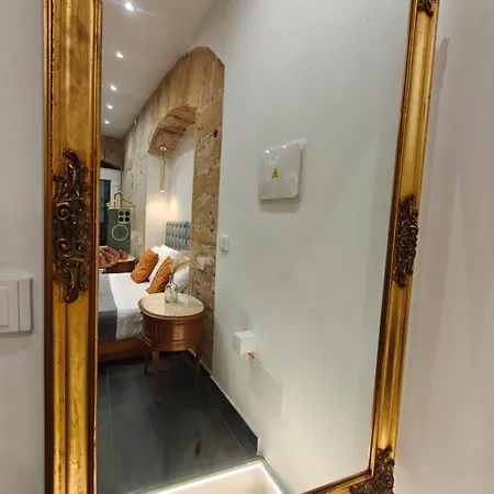 Concio Aureo - Hermitage Apartment Palermo